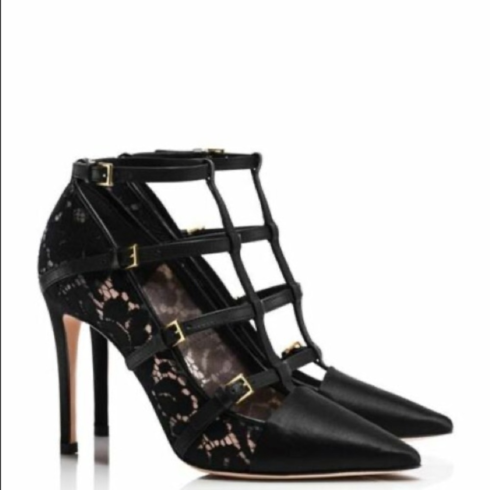 Tory Burch Black Sutton Camellia Lace Satin Pumps!